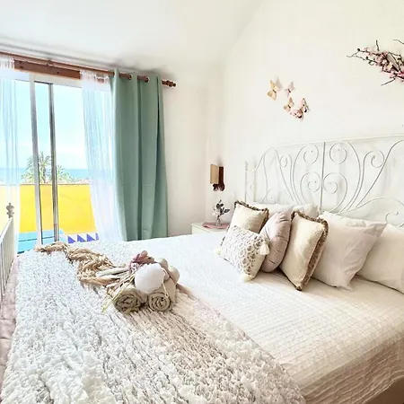 Appartamento Azure Heaven By Deihu Experiences